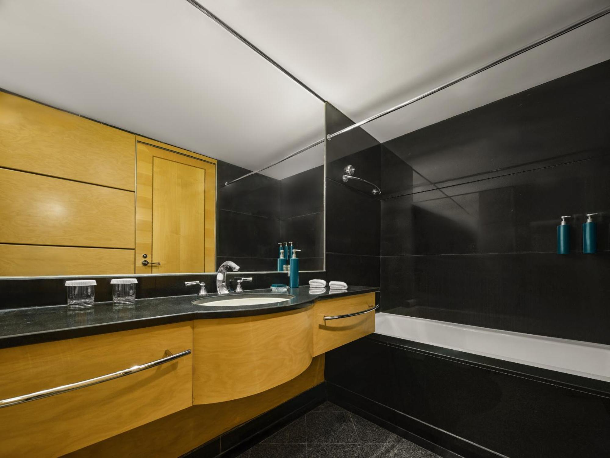 Doubletree By Hilton Shanghai Pudong - Present Welcome Cookie Exterior foto